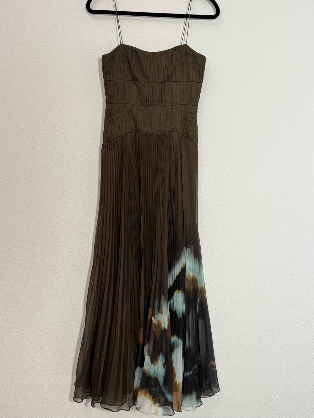 AMUR Sue Pleated Maxi Gown Brown Abstract Print Sustainable Formal Dress Size 0 - Picture 2 of 7